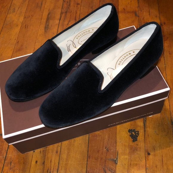STUBBS AND WOOTON NEVER WORN BLUE VELVET SLIPPERS